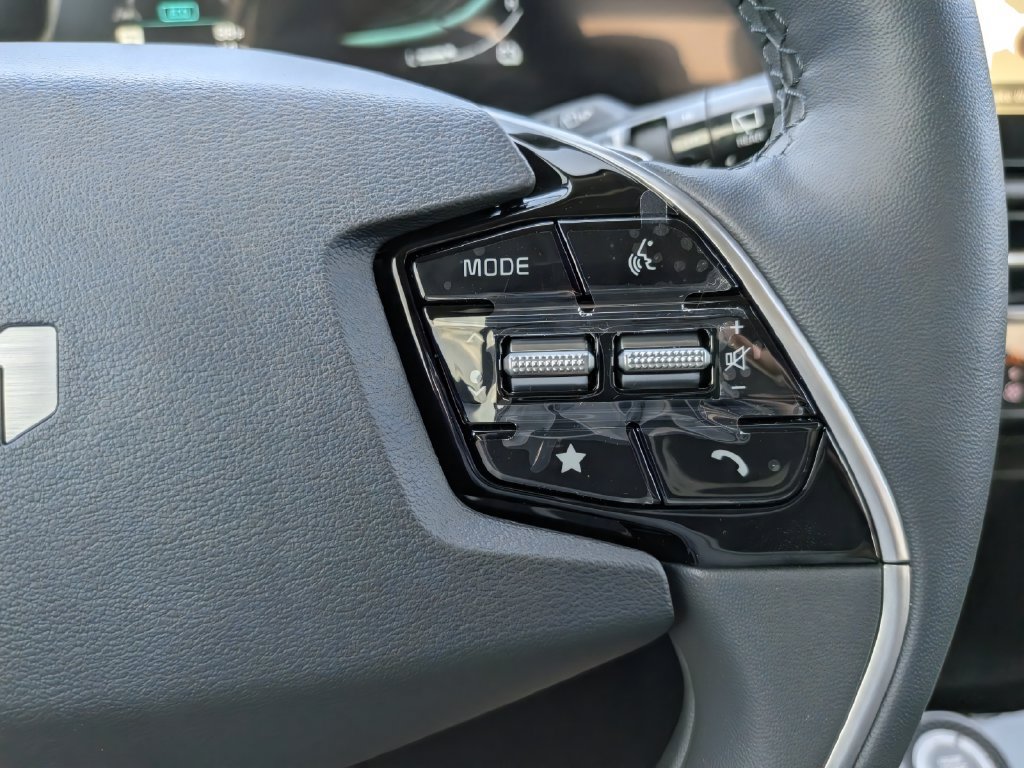 New 2026 Kia Niro FWD image 27