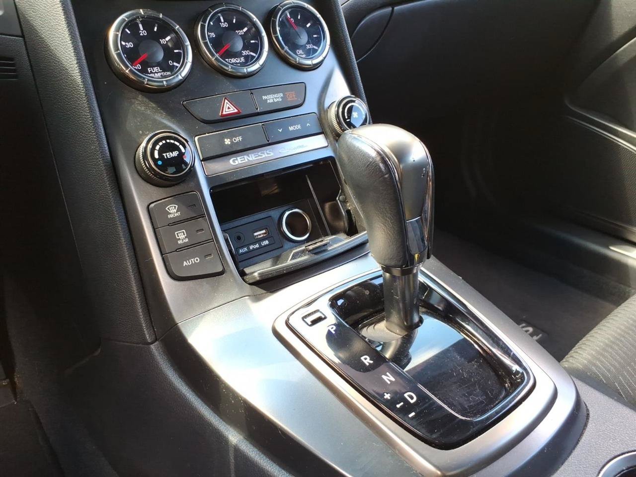 Used 2016 Hyundai Genesis 3.8 RWD image 13
