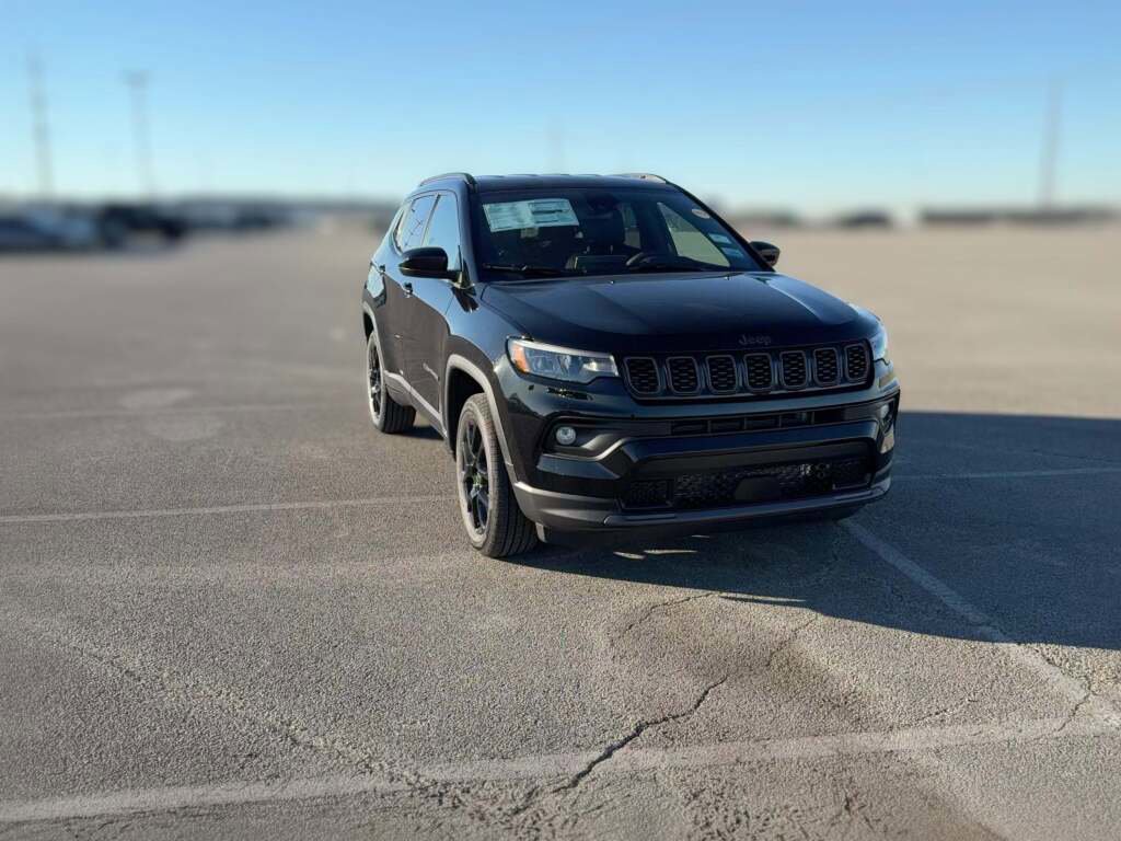 New 2026 Jeep Compass Latitude image 17