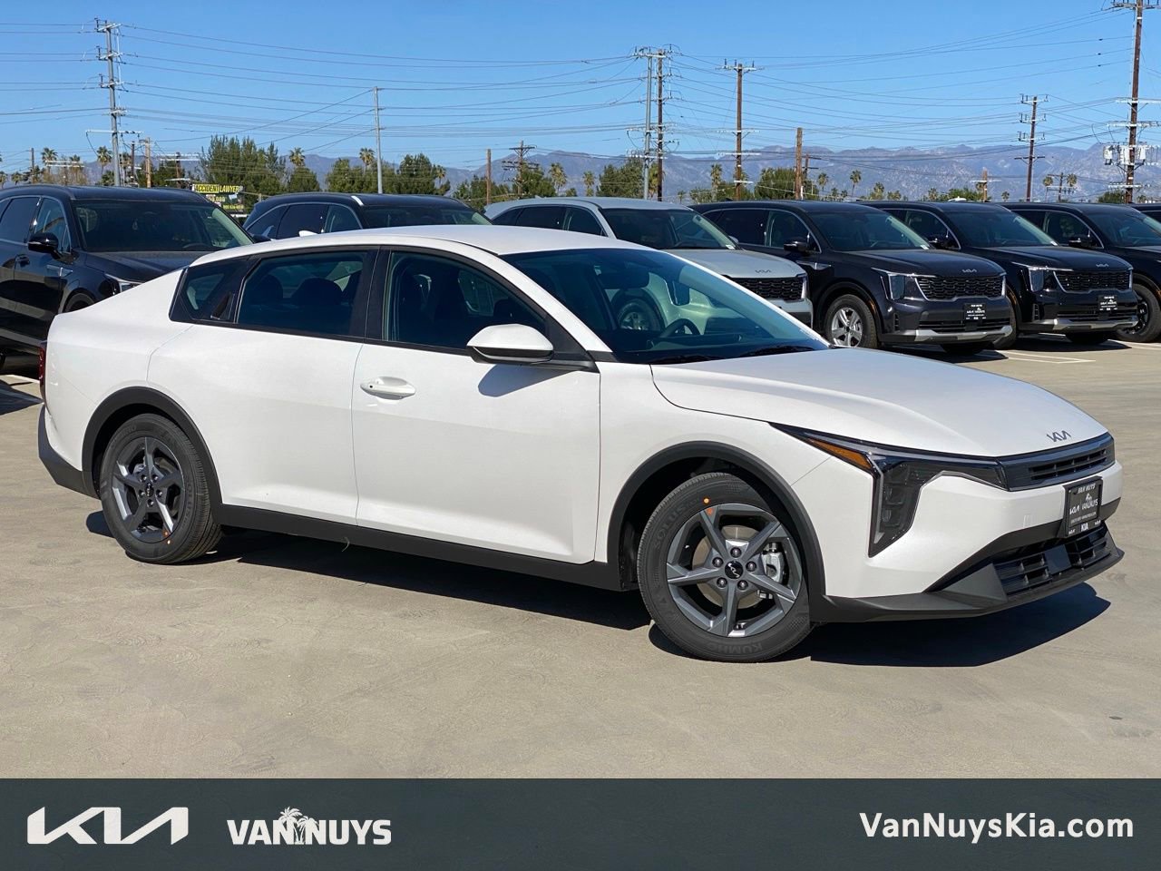 New 2026 Kia K4 LXS image 1