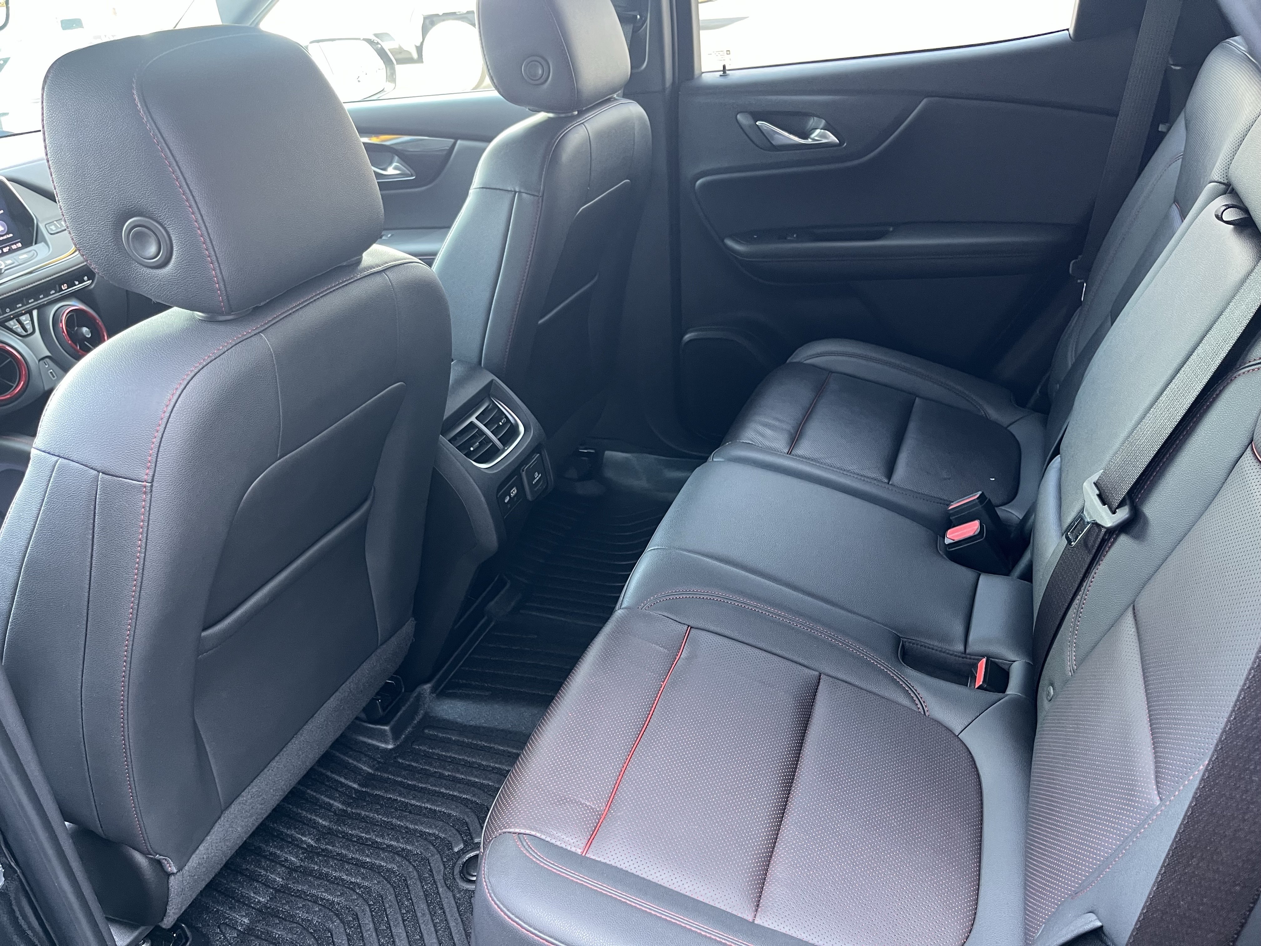 Used 2022 Chevrolet Blazer RS w/ Enhanced Convenience Package AWD/4WD image 3