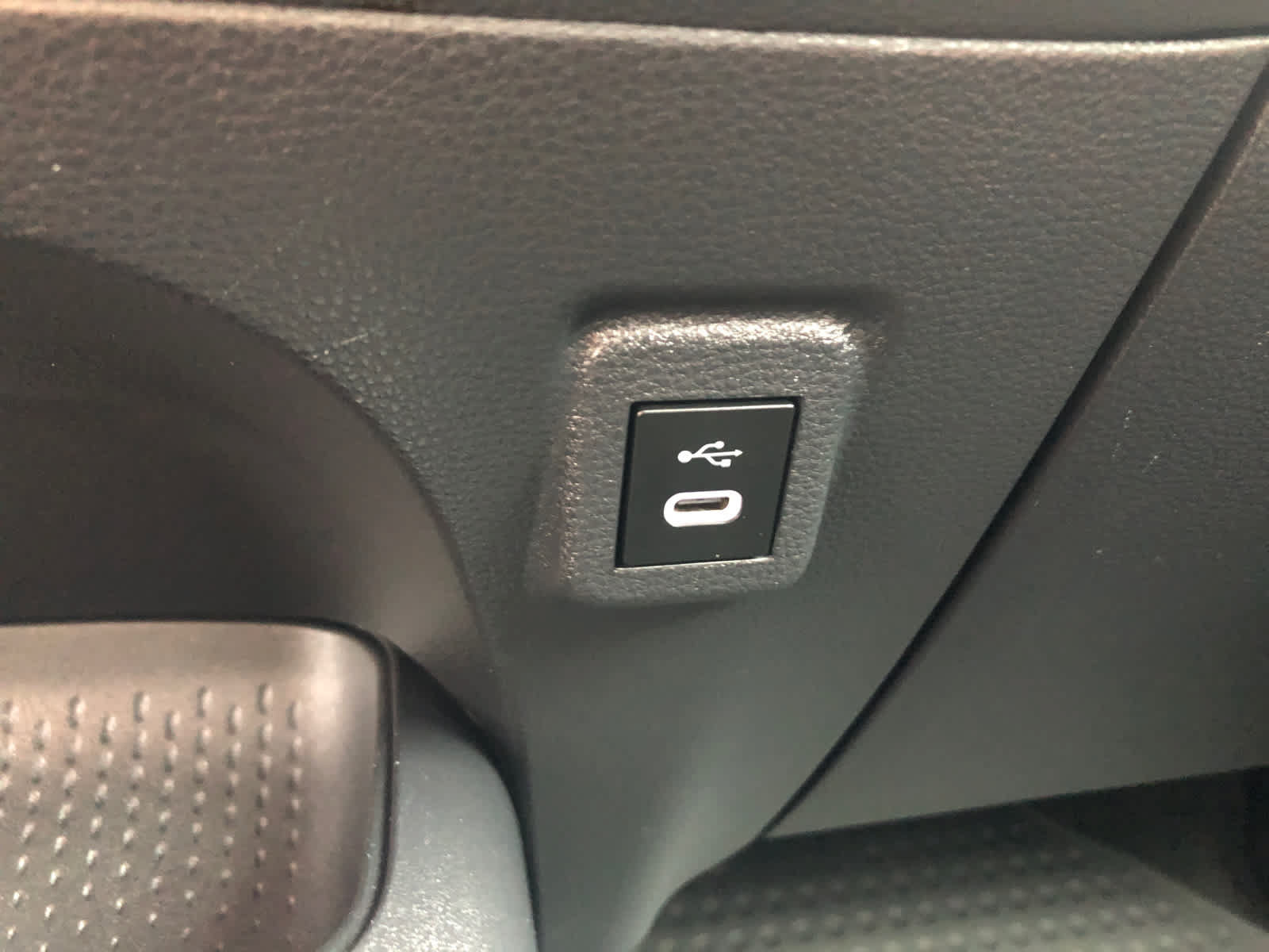 Used 2025 Toyota Corolla LE FWD image 13