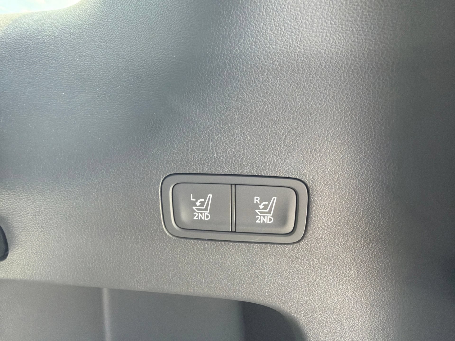 Used 2024 Hyundai Santa Fe SE FWD image 13