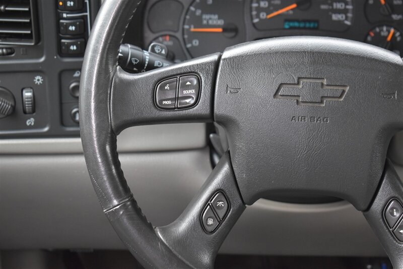 Used 2005 Chevrolet Silverado 2500 LT w/ Heavy-Duty Power Package AWD/4WD image 15