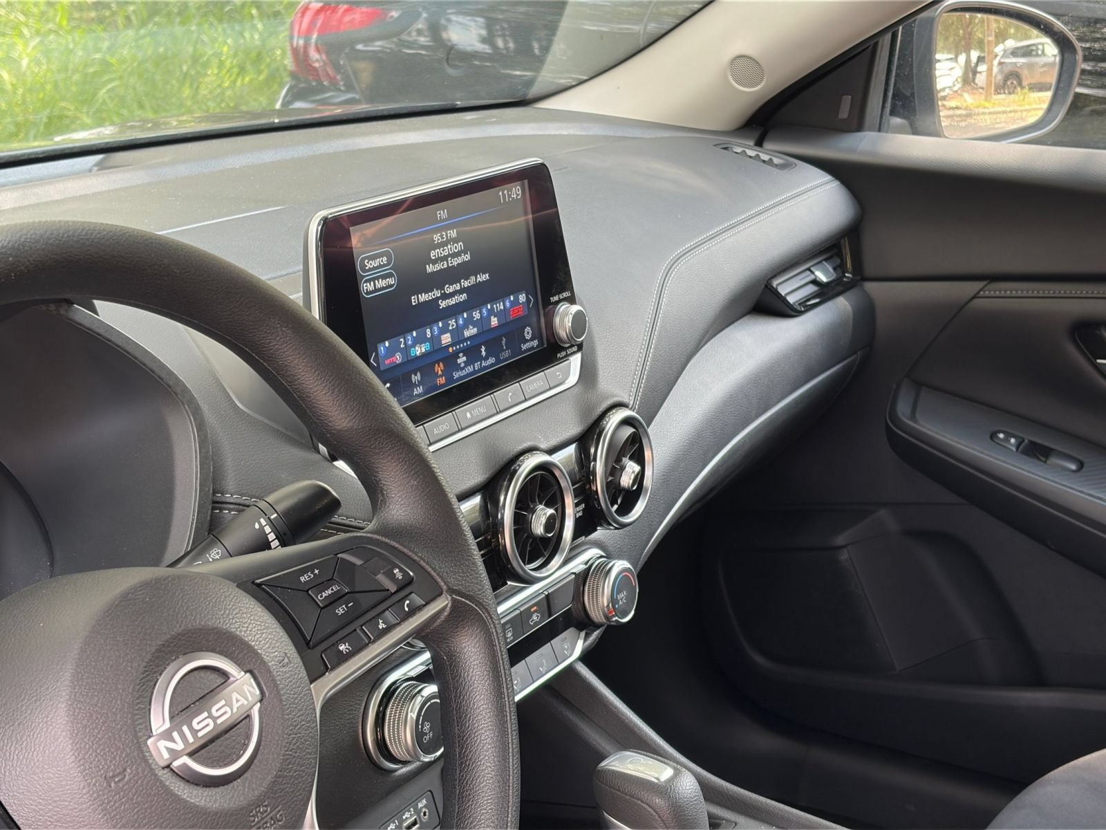 Used 2025 Nissan Sentra SV FWD image 34
