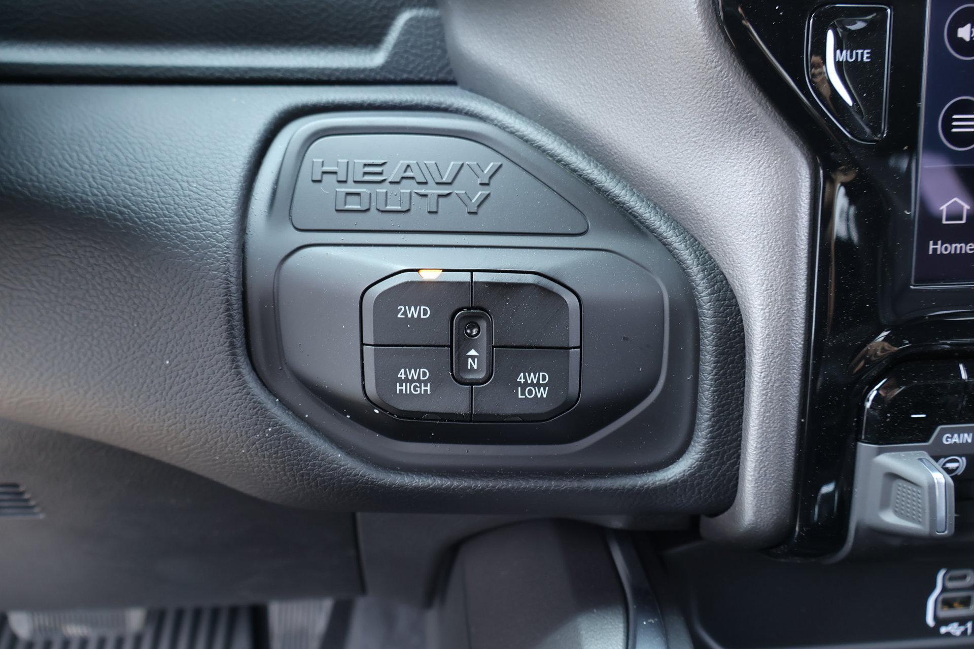 New 2026 RAM 3500 Laramie w/ Max Tow Package AWD/4WD image 9