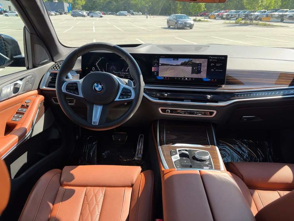 Certified 2027 BMW X7 xDrive40i w/ M Sport Package AWD/4WD image 10