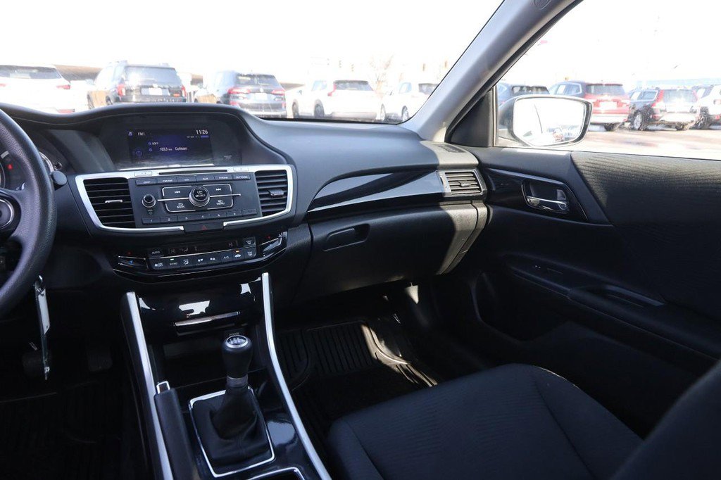 Used 2016 Honda Accord LX image 21