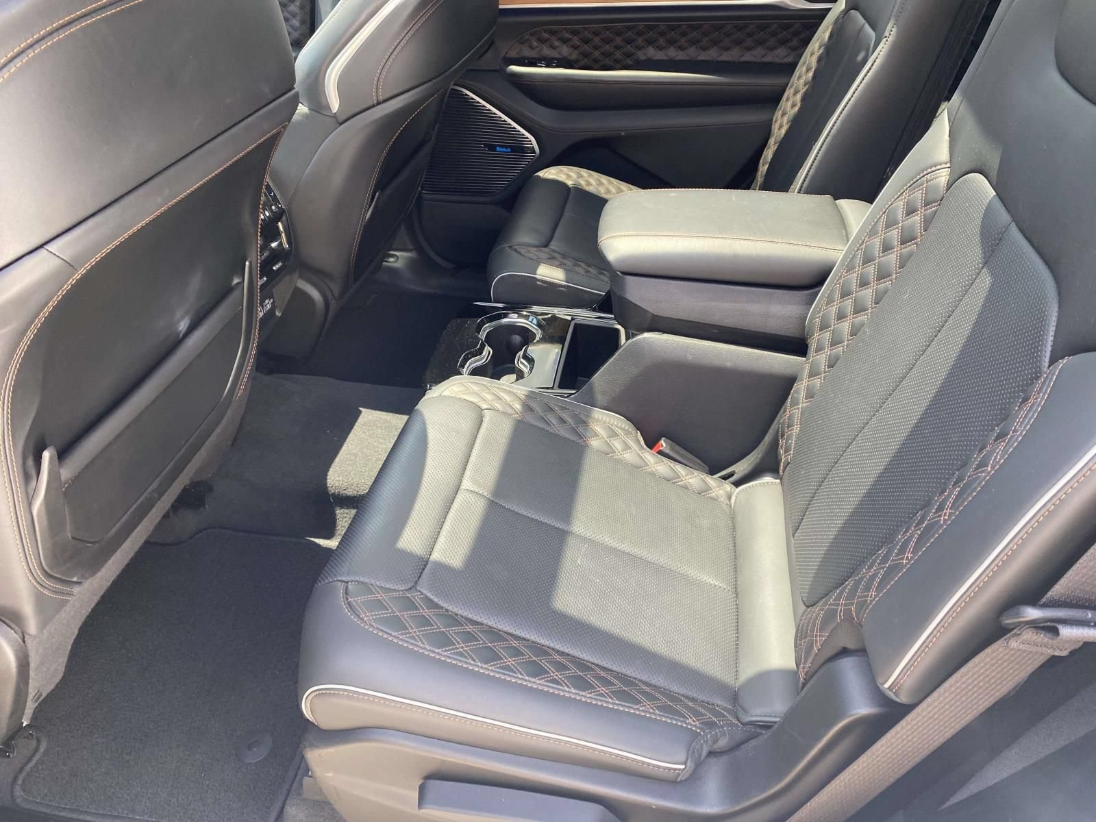 Used 2021 Jeep Grand Cherokee L Summit AWD/4WD image 11