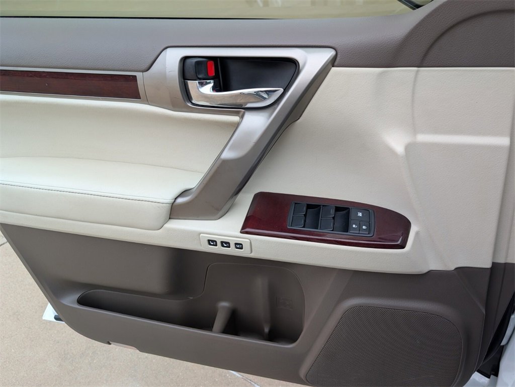 Used 2014 Lexus GX 460 image 14