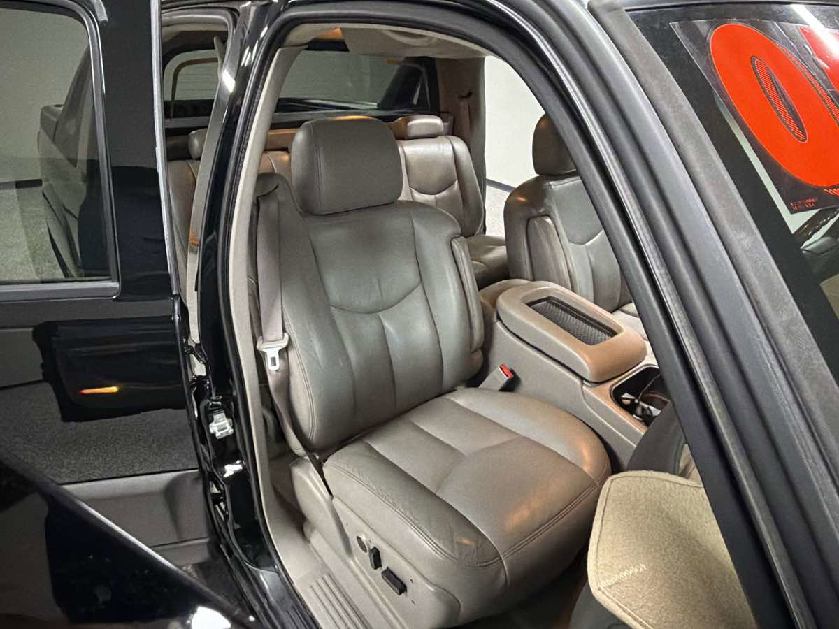 Used 2005 Chevrolet Avalanche Z71 w/ Sun And Sound Package image 30