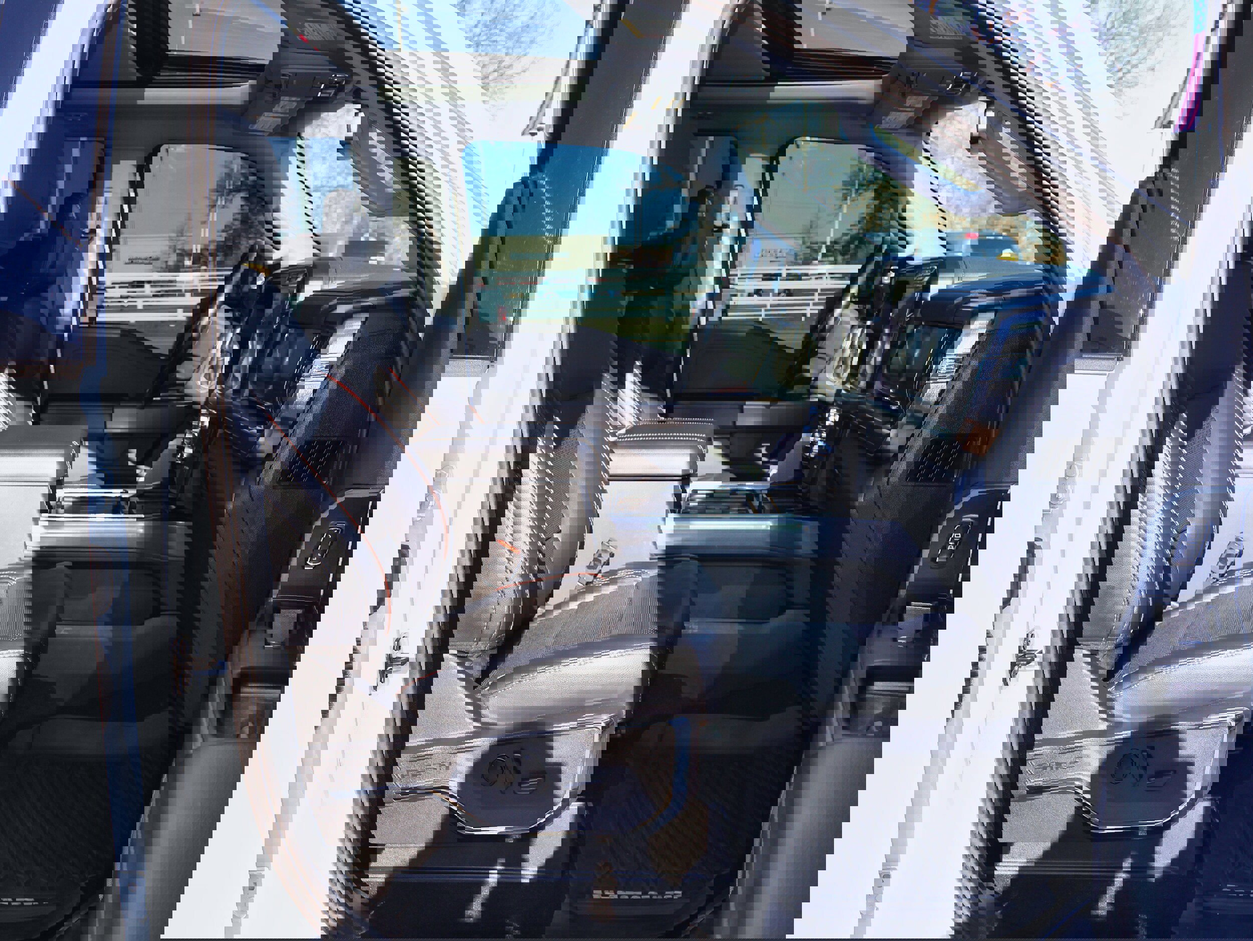 Used 2024 Ford F250 Lariat w/ Sport Appearance Package image 34