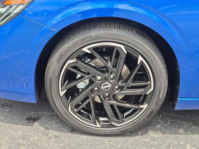 New 2026 Nissan Sentra SR w/ Floor Mat Package FWD image 10
