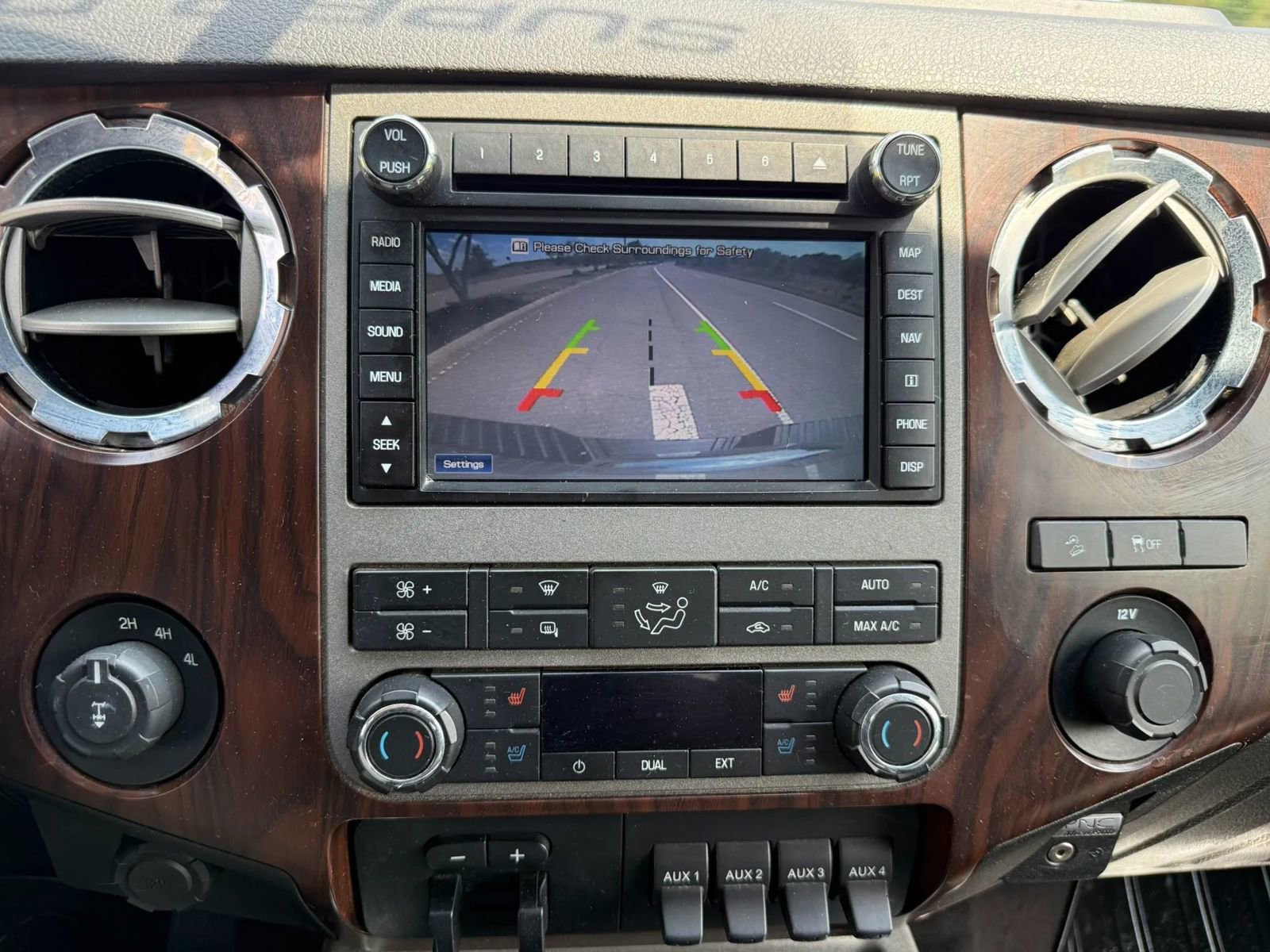 Used 2011 Ford F250 Lariat w/ Lariat Ultimate Pkg AWD/4WD image 13