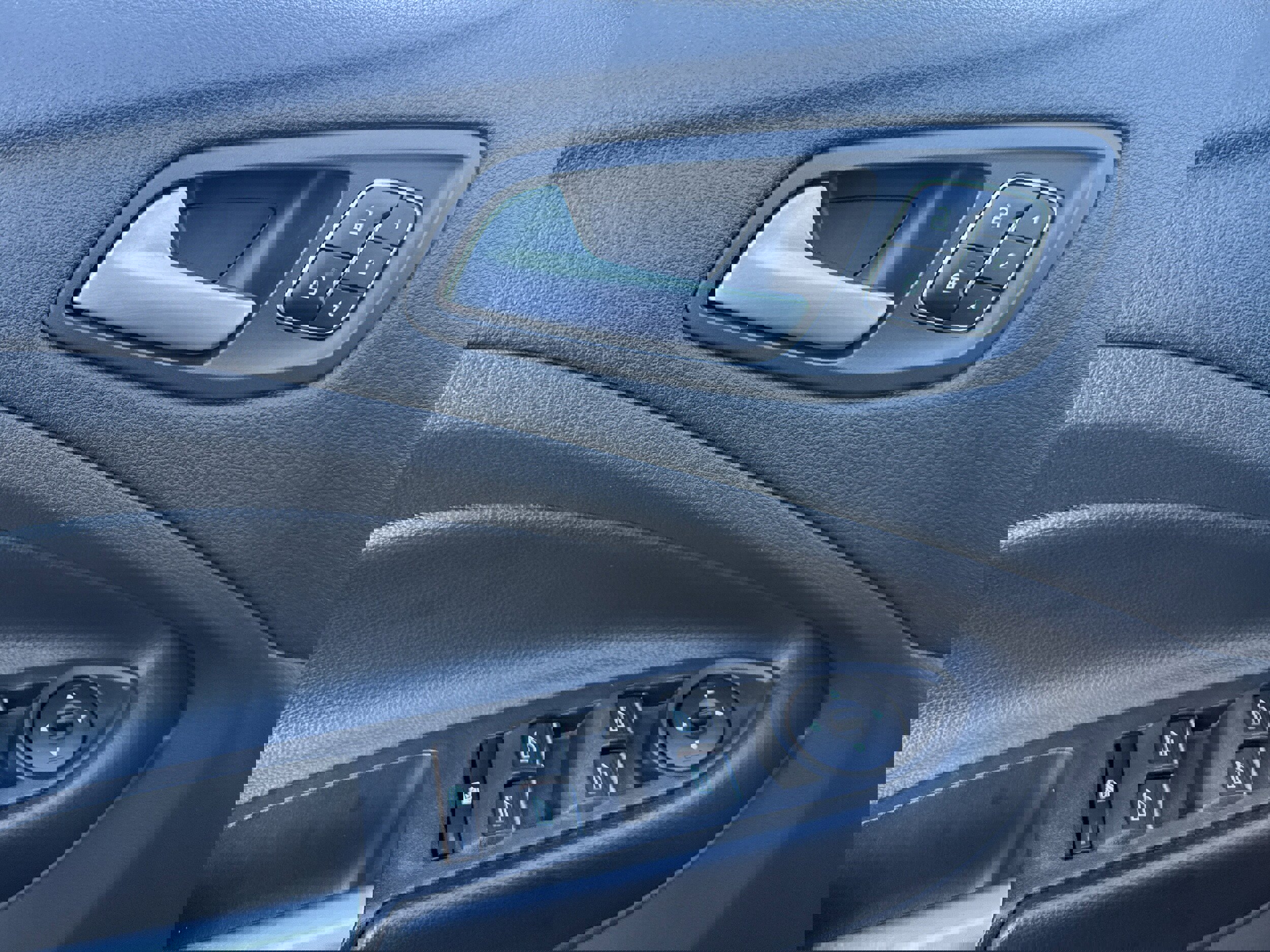 Used 2019 Ford Escape Titanium w/ U9j03 - Titanium Tow Package image 8