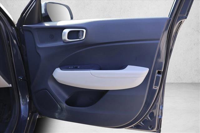 Used 2021 Hyundai Venue image 30