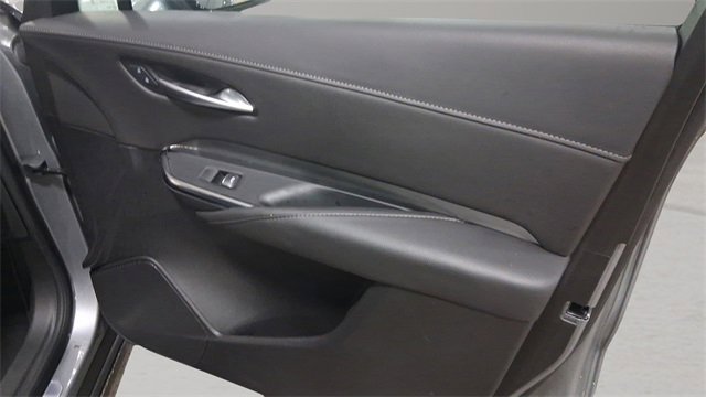Used 2025 Cadillac XT4 Premium Luxury image 18
