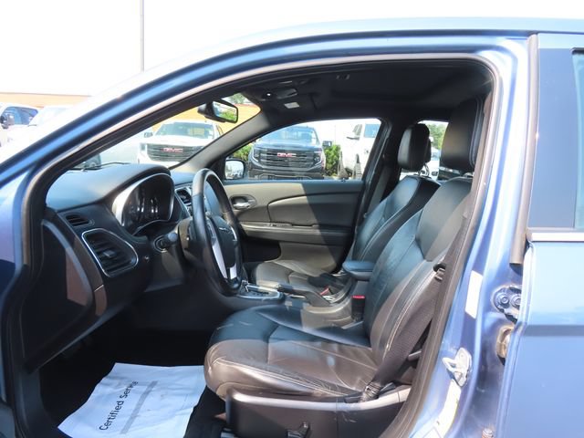 Used 2011 Chrysler 200 Limited FWD image 14