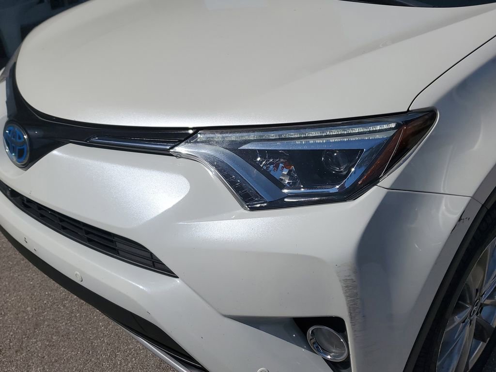 Used 2018 Toyota RAV4 Limited w/ Advanced Technology Package image 10