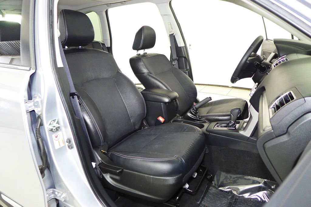 Used 2016 Subaru Forester 2.5i Touring w/ Eyesight & Navigation System AWD/4WD image 19