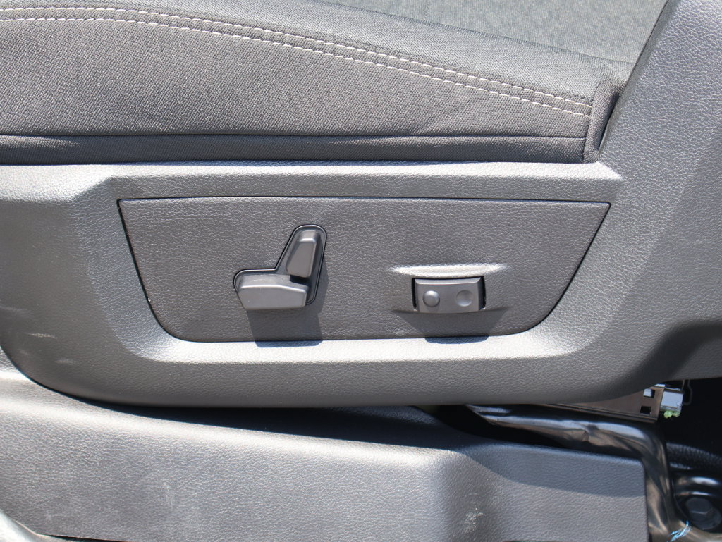 Used 2025 RAM 2500 Big Horn AWD/4WD image 16
