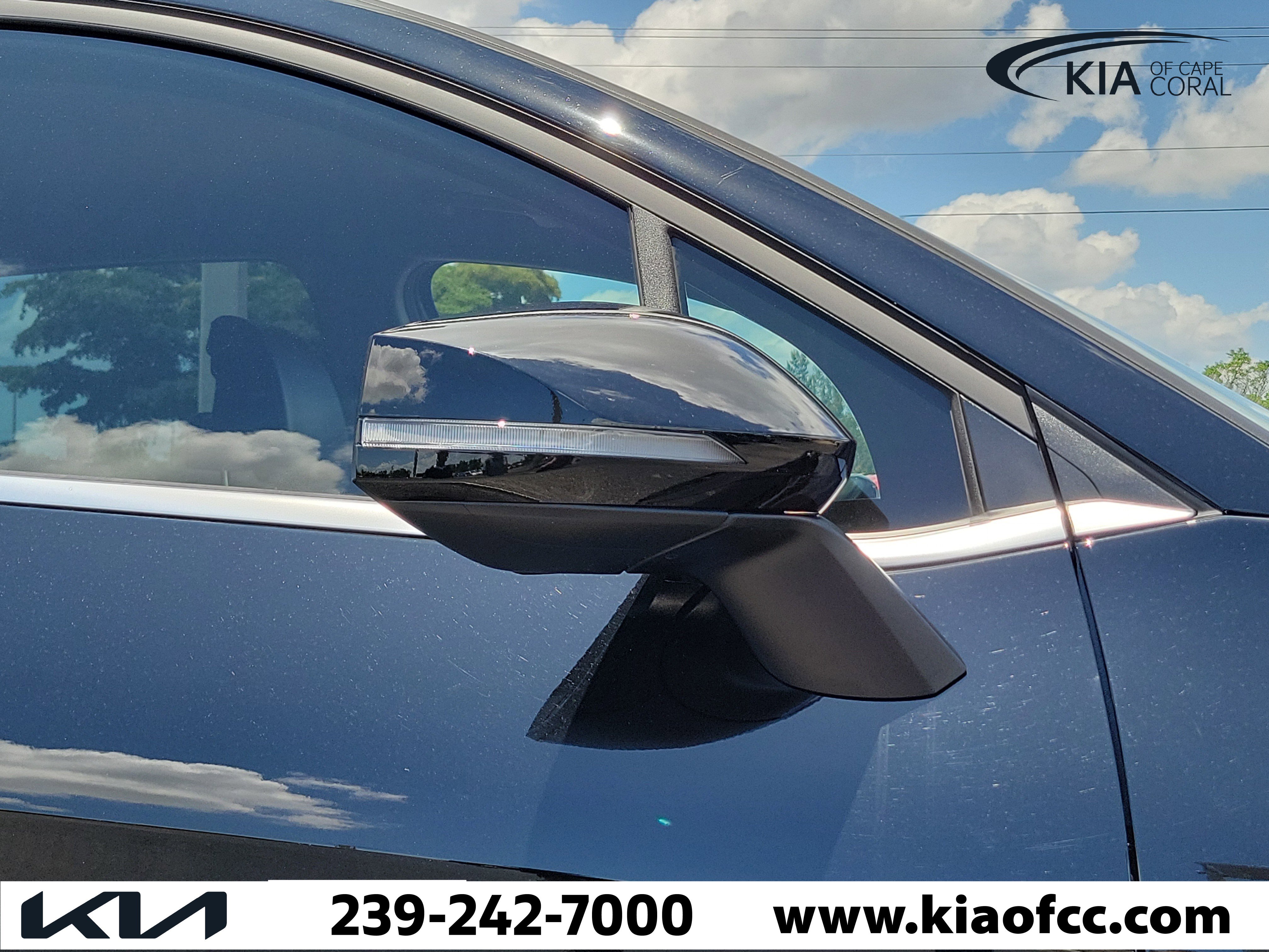 Certified 2025 Kia Sportage EX FWD image 10