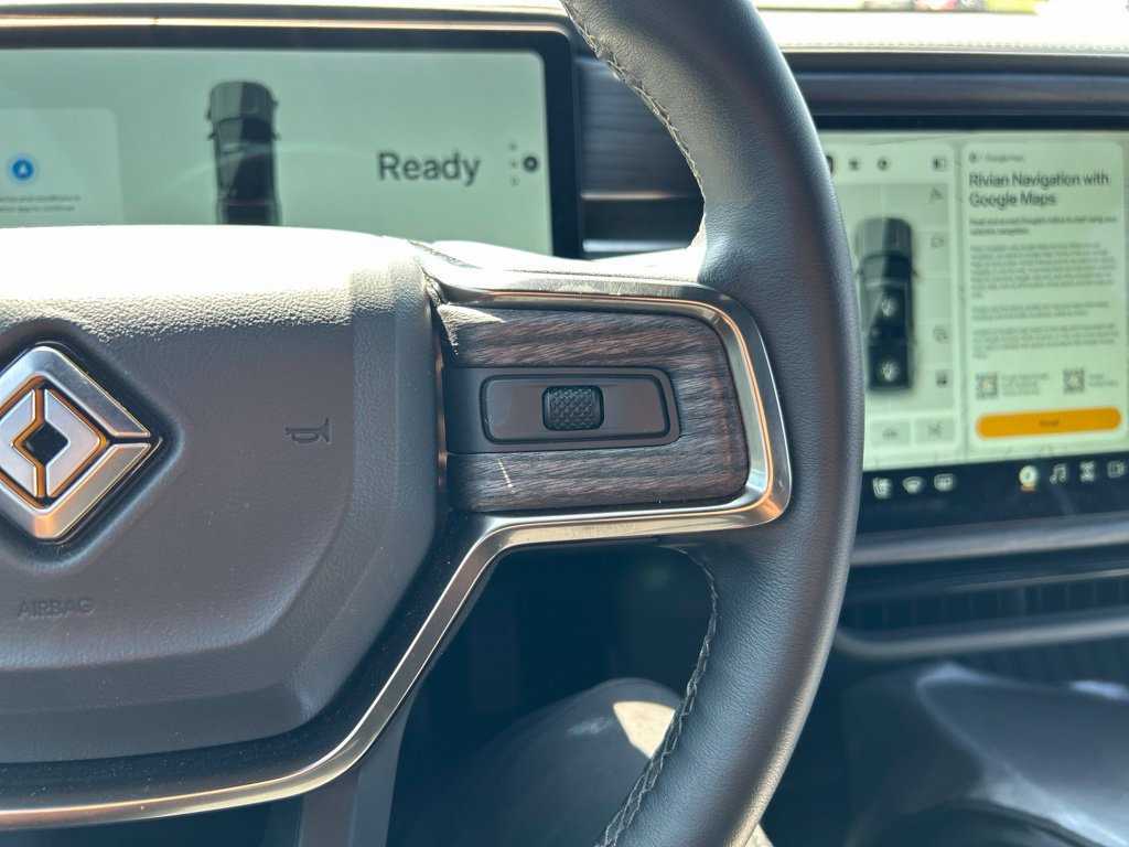 Used 2025 Rivian R1T Adventure Dual AWD/4WD image 8