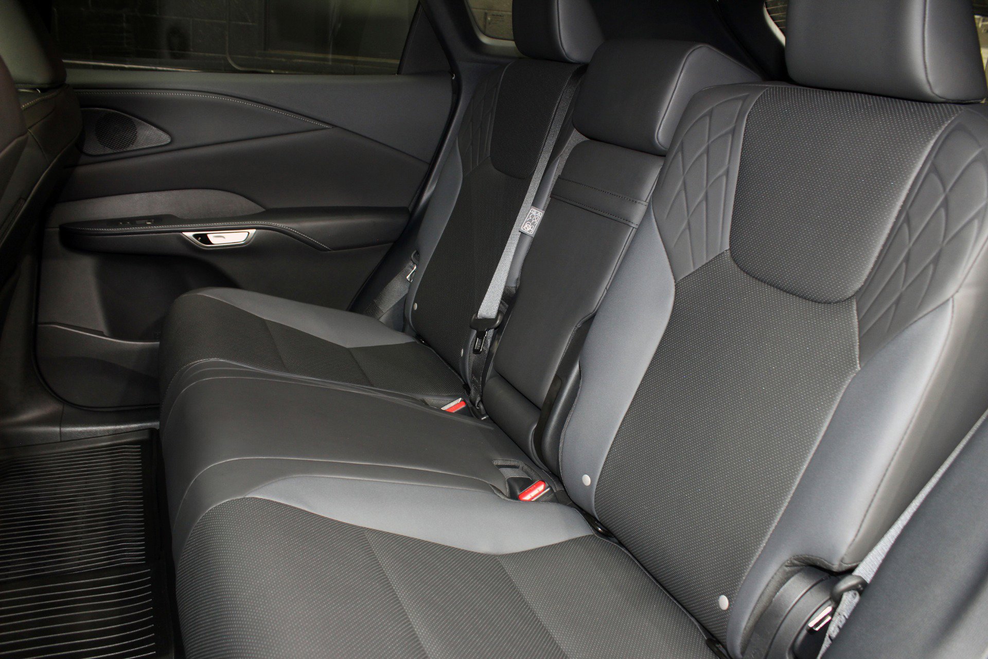 Used 2025 Lexus RX 350 F Sport w/ Convenience Package image 39