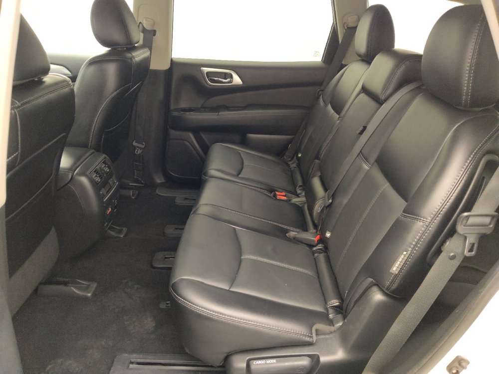 Used 2020 Nissan Pathfinder SL image 18