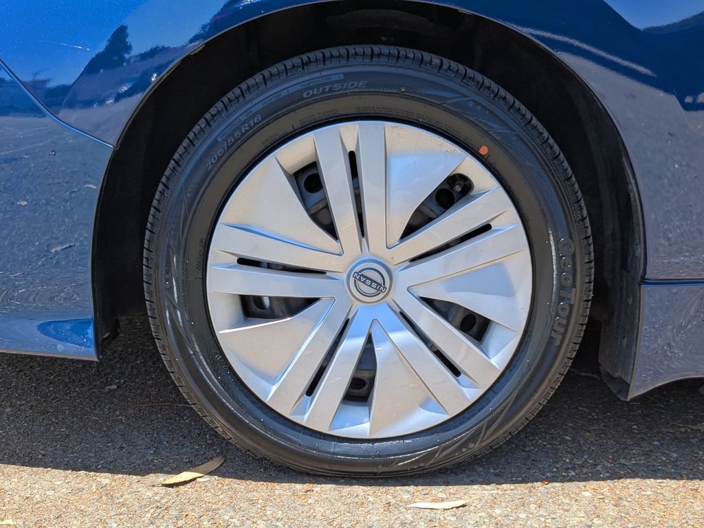 Used 2025 Nissan Leaf S FWD image 9