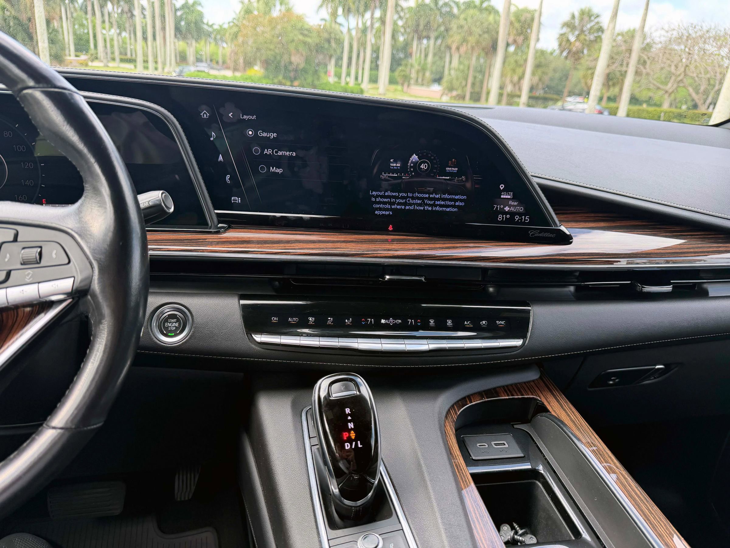 Used 2021 Cadillac Escalade ESV Premium Luxury w/ Performance Package RWD image 7