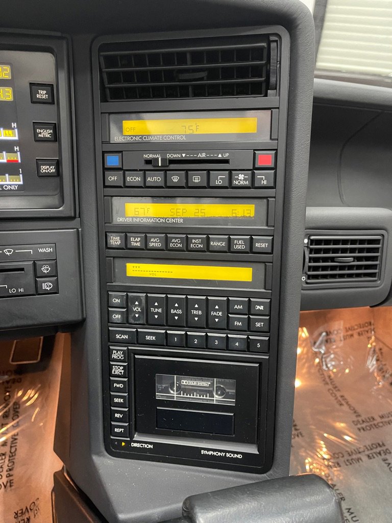 Used 1989 Cadillac Allante image 32