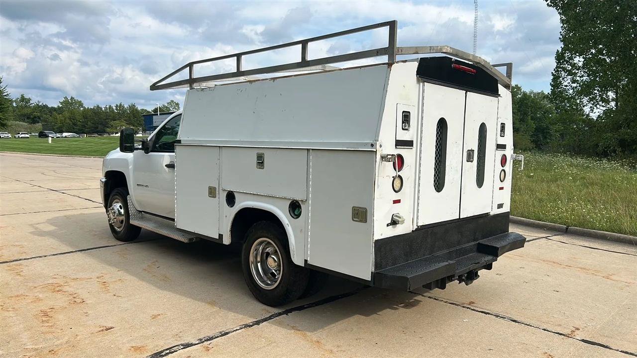 Used 2011 Chevrolet Silverado 3500 W/T RWD image 16