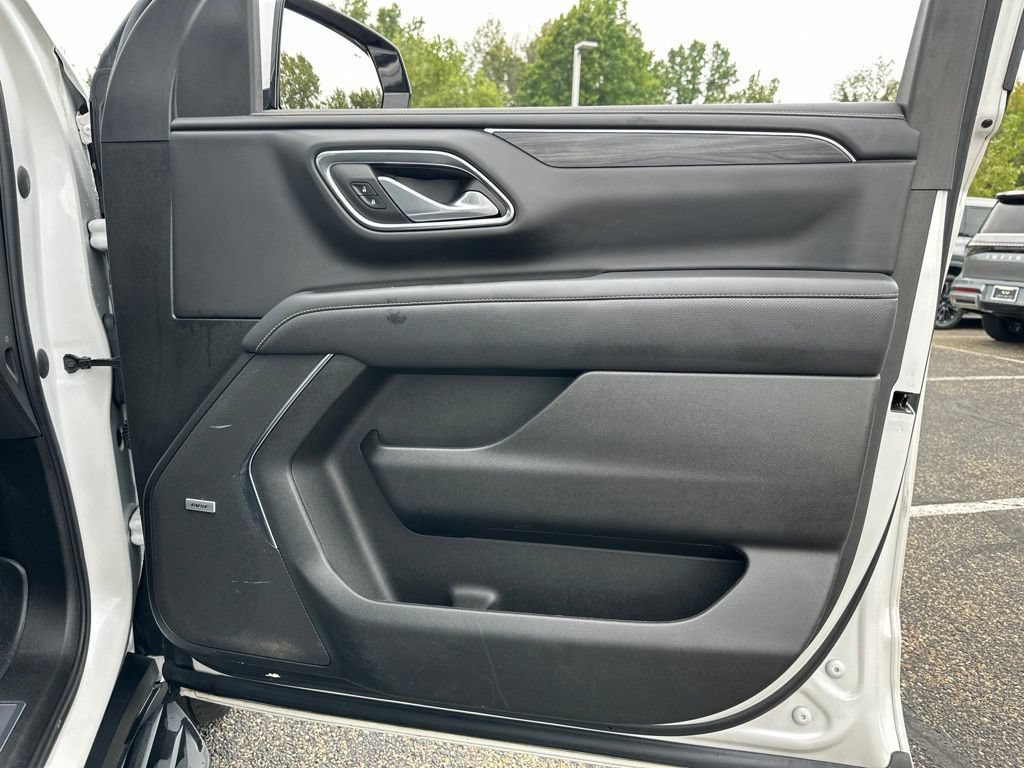 Used 2023 GMC Yukon SLT w/ SLT Premium Package AWD/4WD image 23
