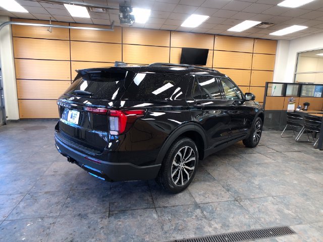 New 2027 Ford Explorer ST-Line AWD/4WD image 7