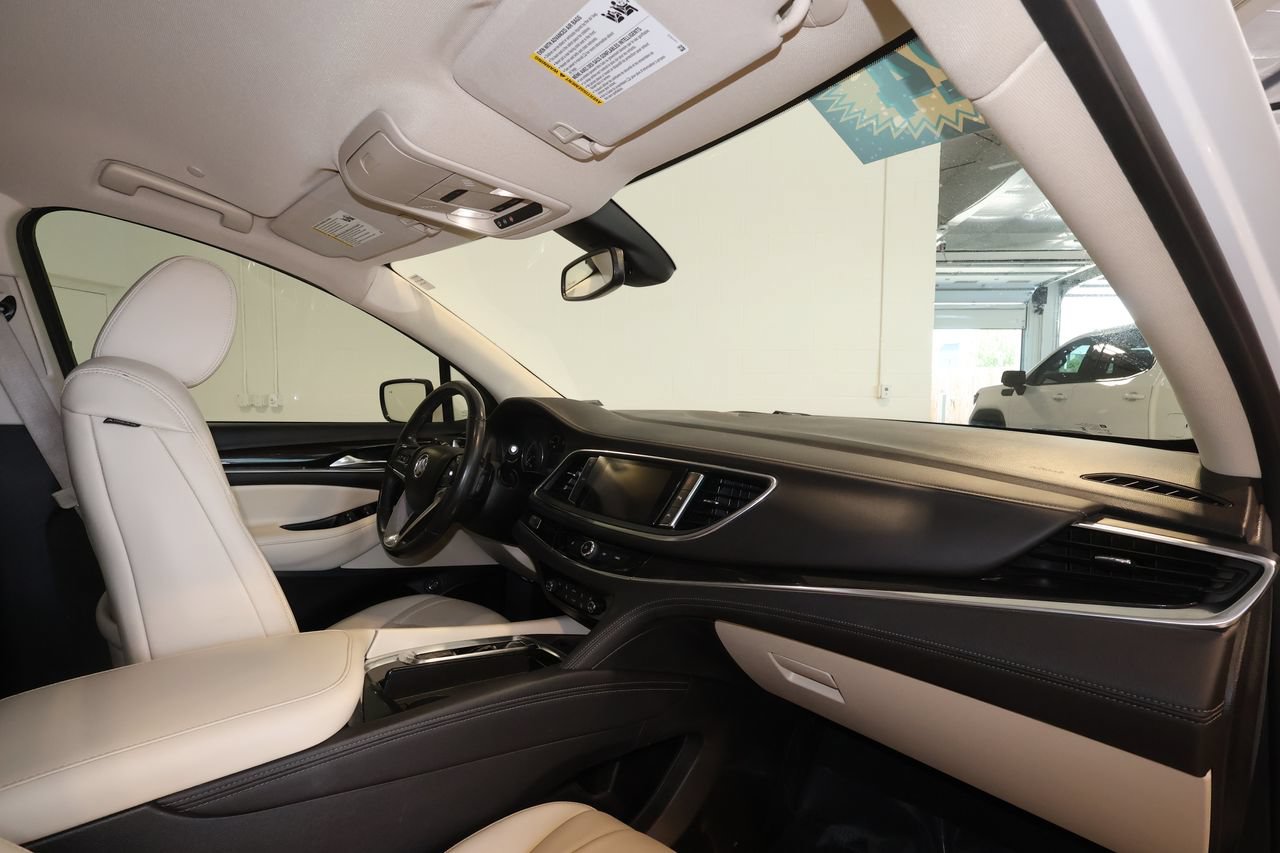 Used 2024 Buick Enclave Essence w/ Sport Touring Edition AWD/4WD image 28