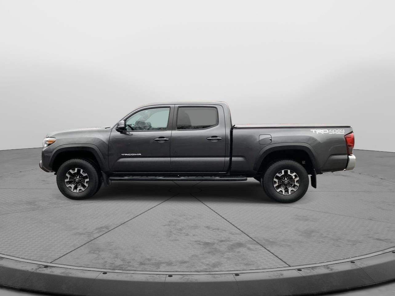 Used 2019 Toyota Tacoma TRD Off-Road image 6