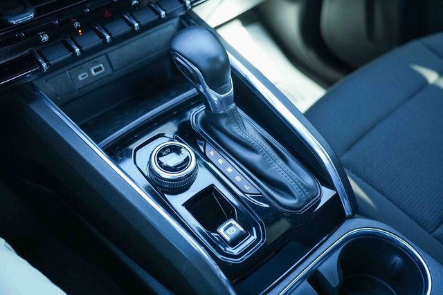 Used 2024 GMC Canyon Elevation image 32