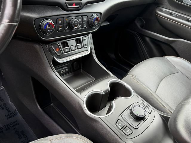 Used 2019 GMC Terrain SLT w/ Preferred Package AWD/4WD image 27