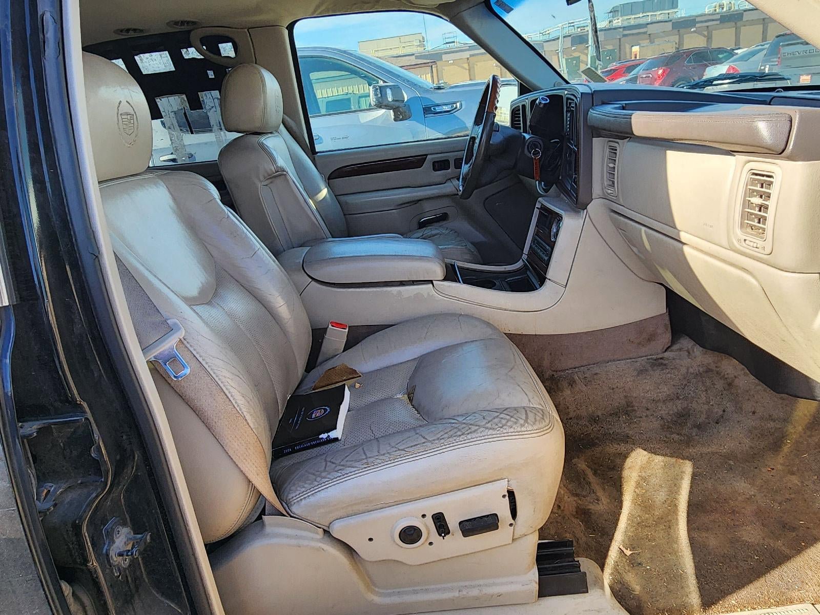 Used 2004 Cadillac Escalade AWD image 13