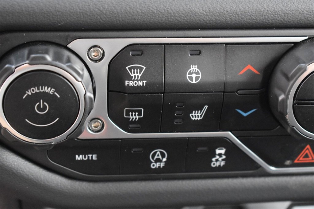 Used 2024 Jeep Wrangler Unlimited Rubicon w/ Technology Group image 34