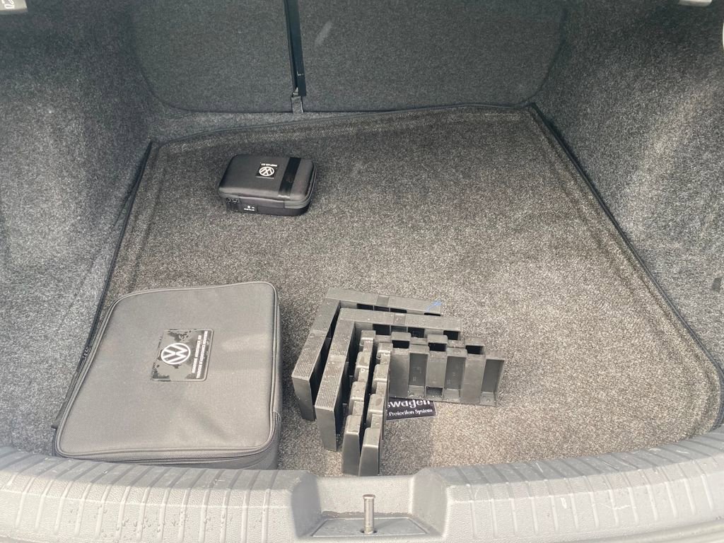 Used 2024 Volkswagen Jetta Sport image 11