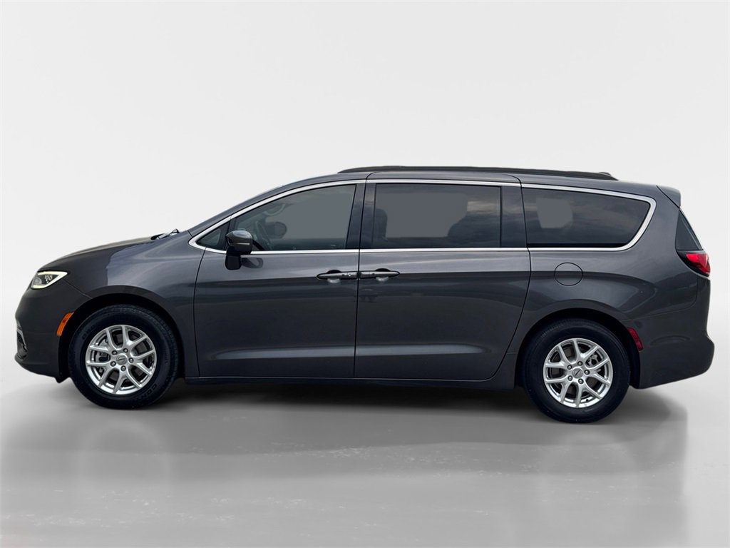 Used 2022 Chrysler Pacifica Touring-L image 4