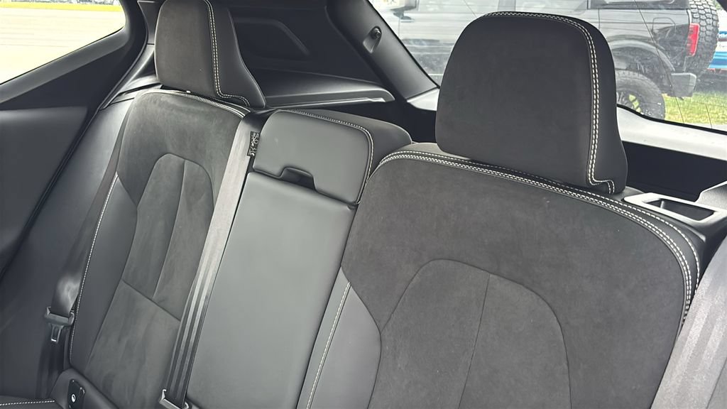 Certified 2025 Volvo XC40 B5 Plus AWD/4WD image 27