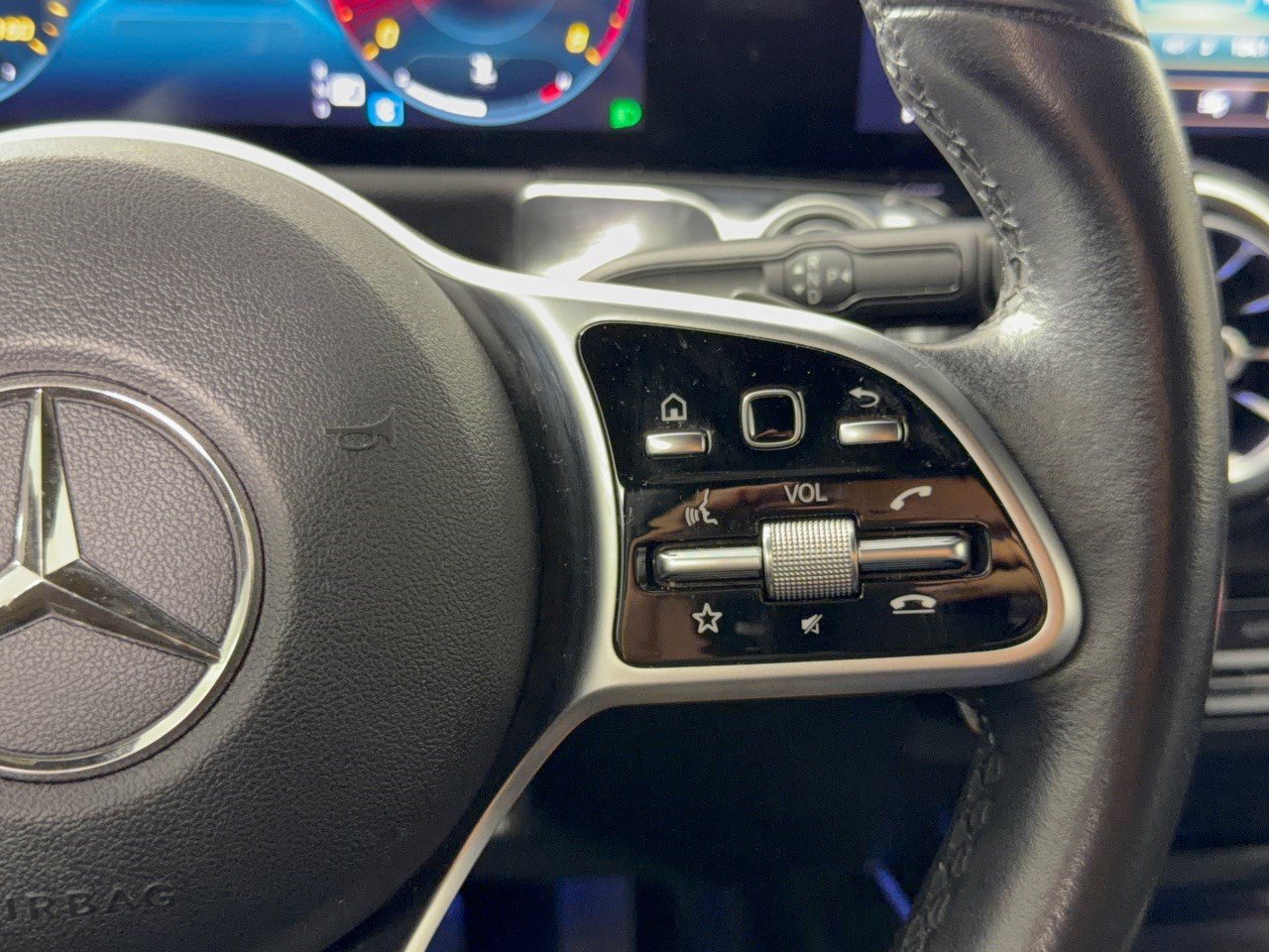 Used 2021 Mercedes-Benz GLB 250 image 19