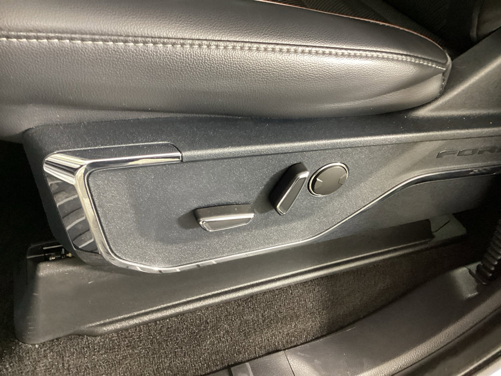 Used 2021 Ford F150 Lariat w/ Equipment Group 502A High image 17