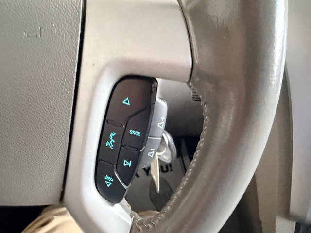Used 2012 Chevrolet Traverse LS FWD image 18