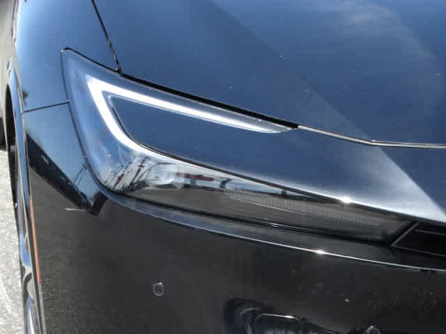 Used 2025 Toyota Prius XLE image 5