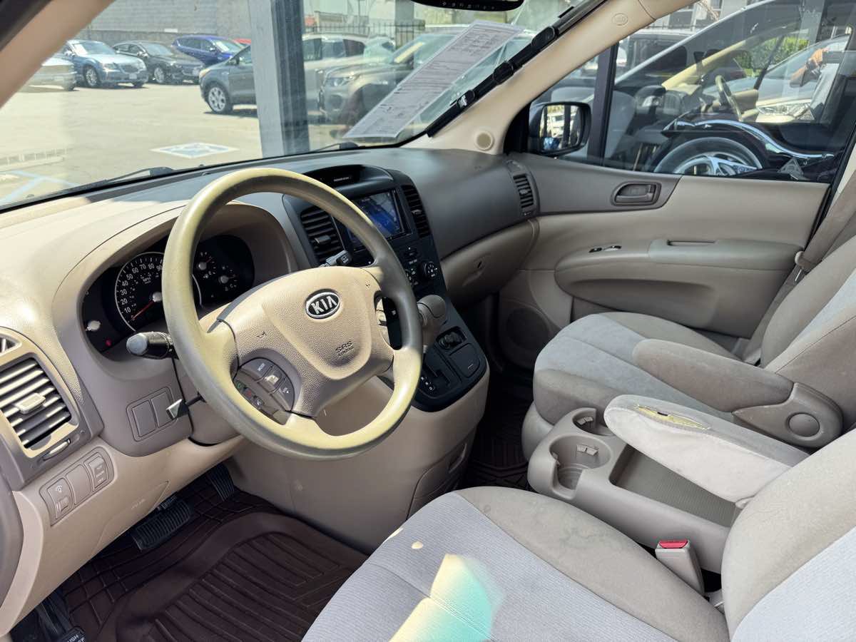 Used 2012 Kia Sedona LX w/ PWR Pkg FWD image 31