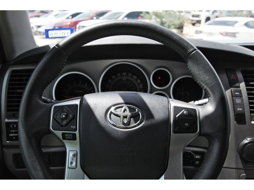 Used 2014 Toyota Sequoia SR5 RWD image 6